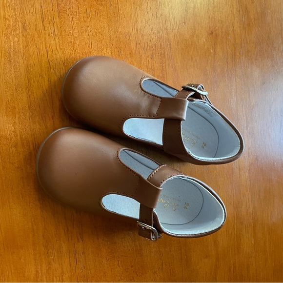 La Coqueta Other - La Coqueta dark tan leather toddler Mary Janes, size 24, new in box
